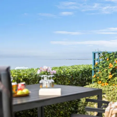 3 Bedroom Beautiful In Bogense