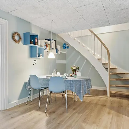 3 Bedroom Beautiful In Feriehus