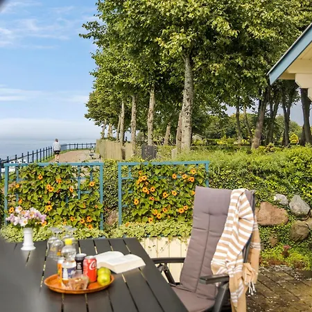 3 Bedroom Beautiful In Feriehus