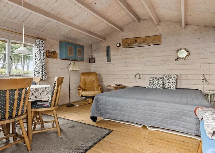 Semesterbostad 3 Bedroom Beautiful In *