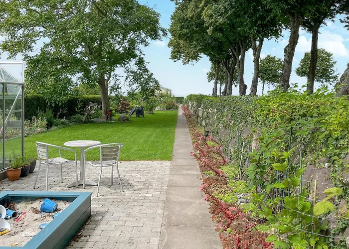 Semesterbostad 3 Bedroom Beautiful In *